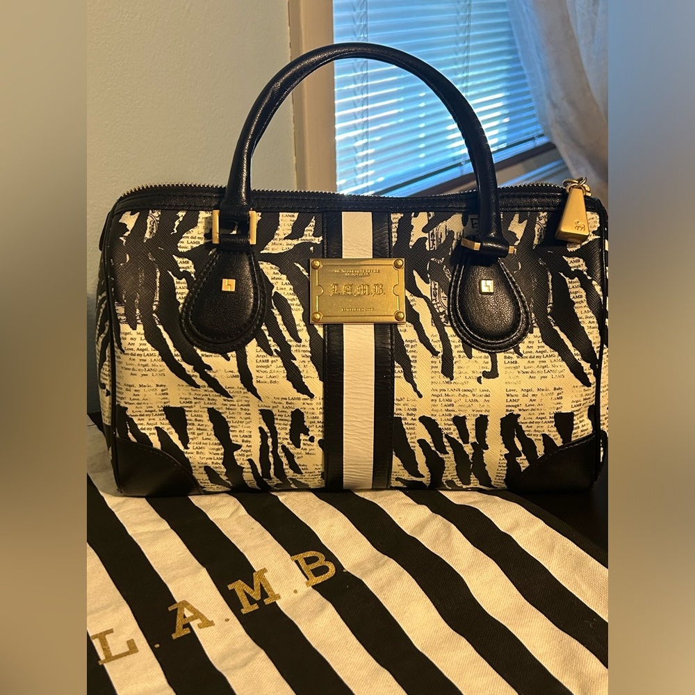 Gwen Stefani LAMB bag excellent condition super cute stylish clean!!